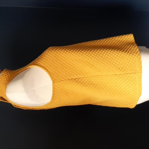 Ari and  Ali top - Picture 2 of 5